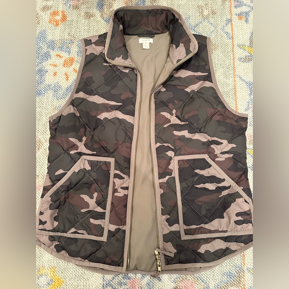 J.Crew. Women’s Camo vest. Sz M.